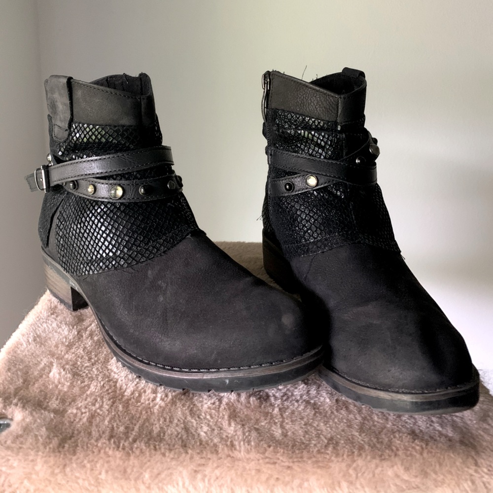 Tamaris Booties Strappy with Rhinestones Sz 39